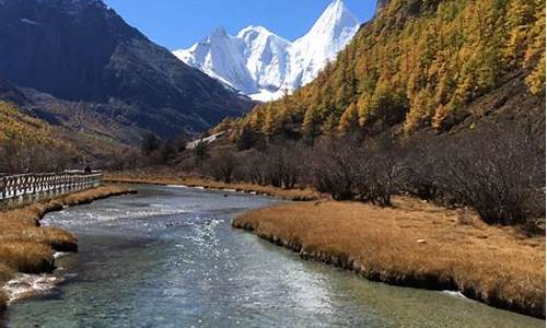 8月稻城亚丁旅游攻略_8月稻城亚丁攻略